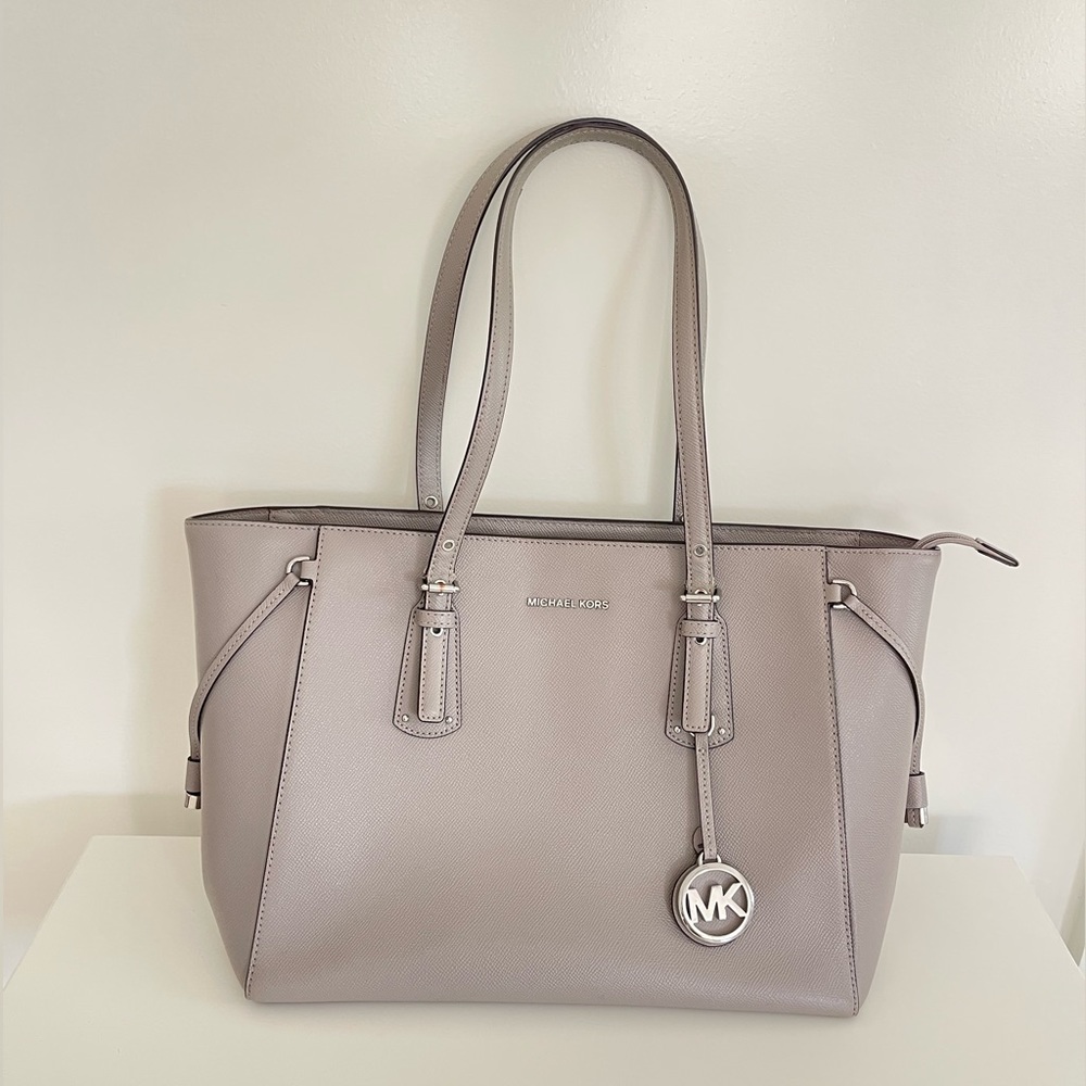 Michael Kors Voyager Tote
